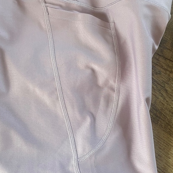 Under Armour lilac high rise, compression, ankle legging. Sz L - Picture 7 of 16